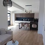 Frgk Coastal House , Garden Near Beaches & Ultra-fast Wi-fi Vallauris